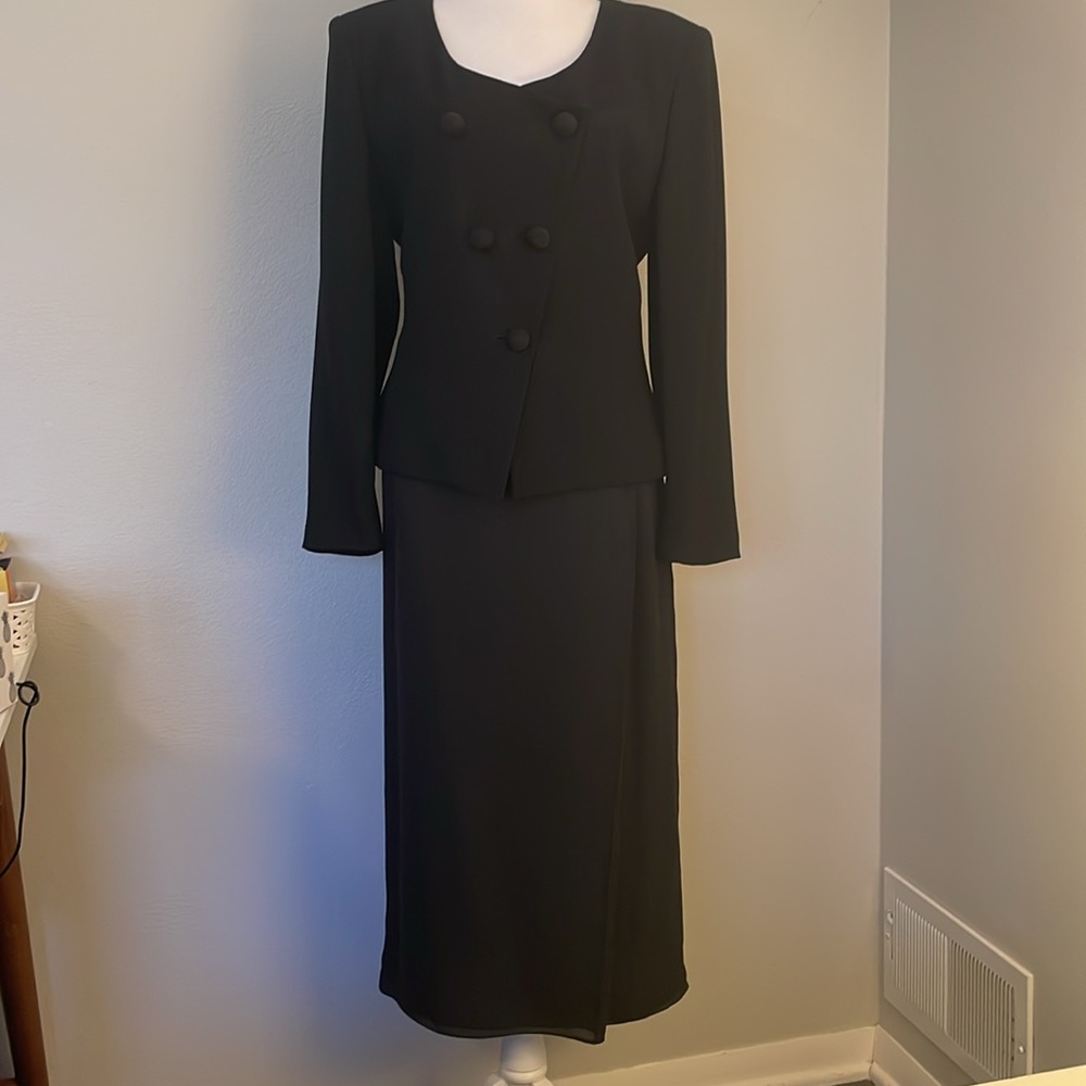 Christian Dior vintage cocktail jacket and skirt. - Picture 2 of 8